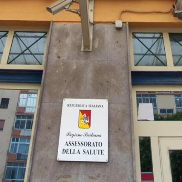 Iacolino indagato per rapporti con la mafia: Mannino (Cgil Sicilia), è uno dei responsabili dello sfascio della sanità, come da noi denunciato. Il presidente della Regione  lo sospenda